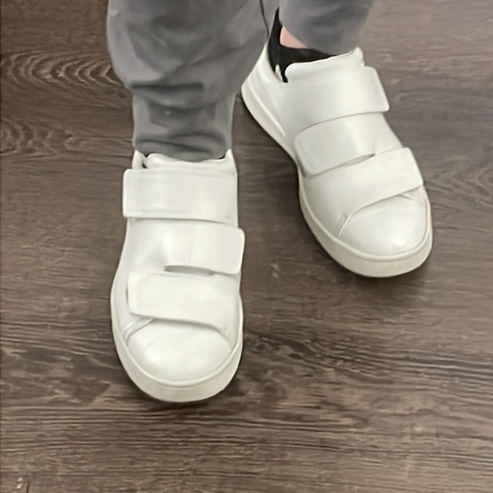 👟 Acne Studios low top white velcro sneakers white leather